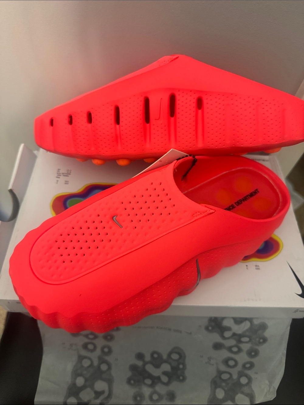 Nike Mind 001 Solar Red Women’s 12 / Men’s 10.5 Slide Ons